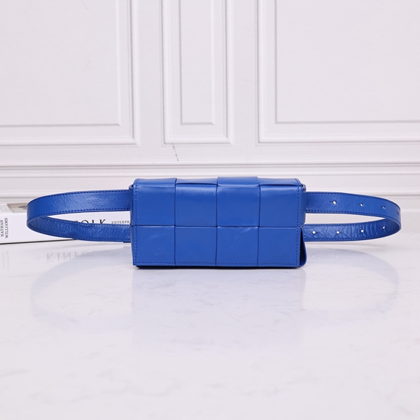 ボッテガヴェネタバッグ正面デザイン